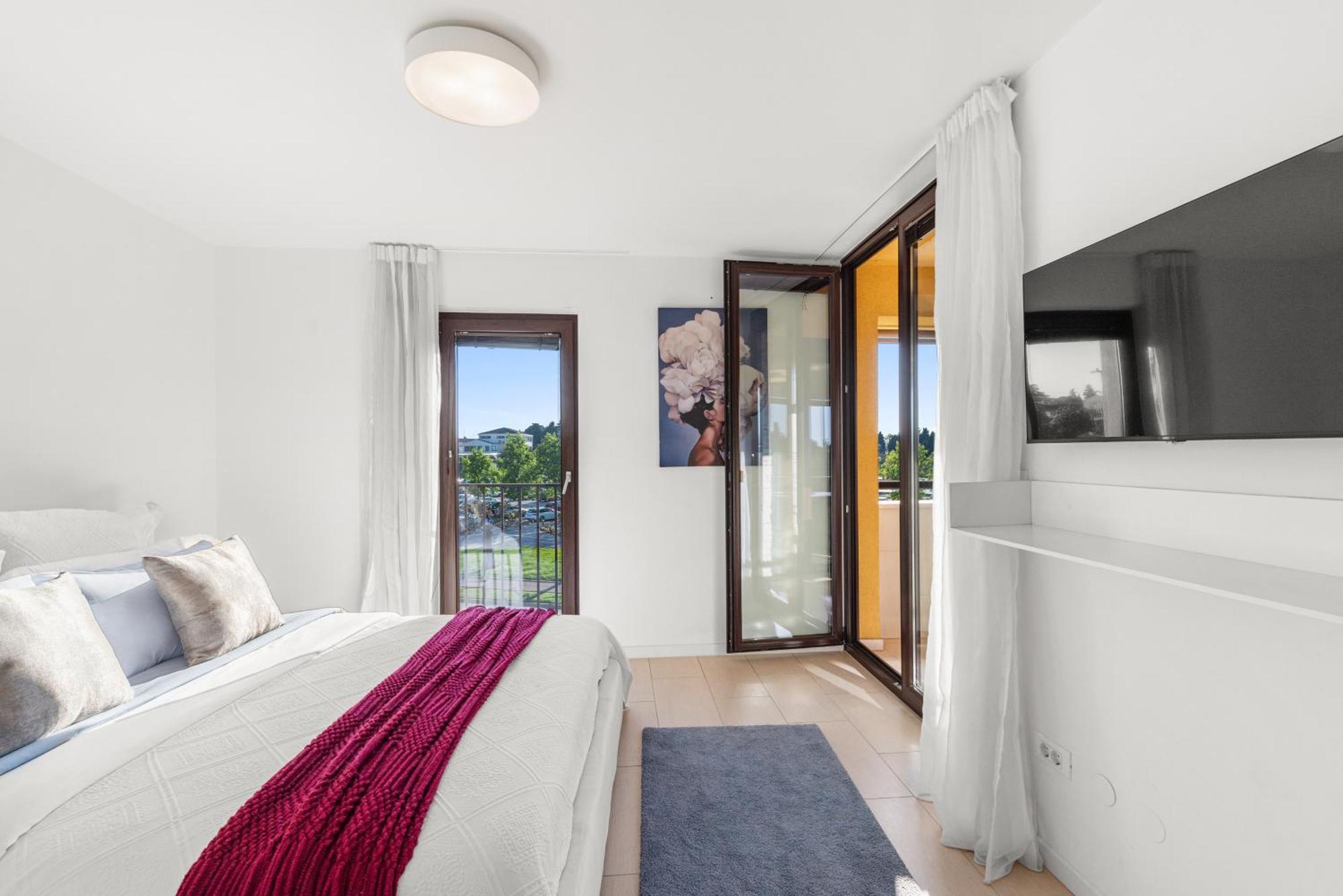 Grand With 3 Bedrooms In Porec! Apartman Porec