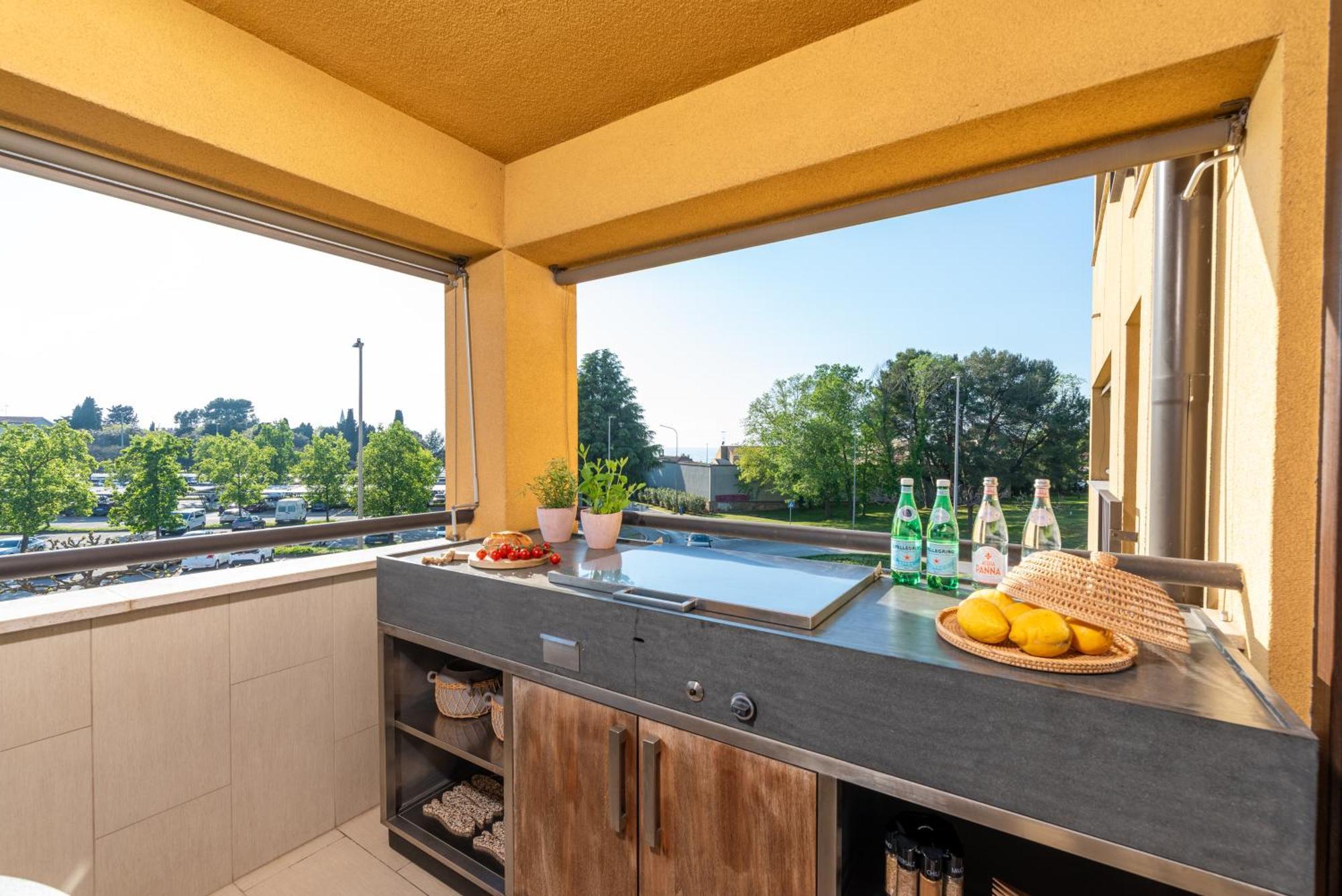 Apartman Grand With 3 Bedrooms In Porec!