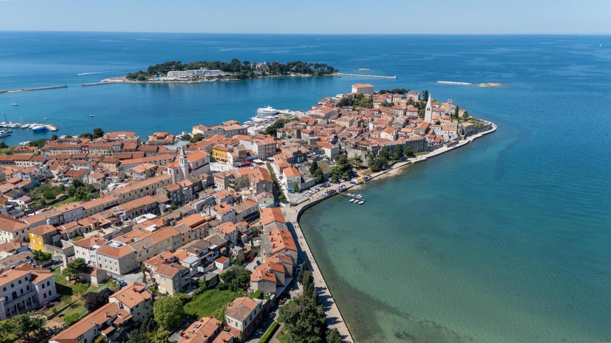 Grand With 3 Bedrooms In Porec! Apartman *