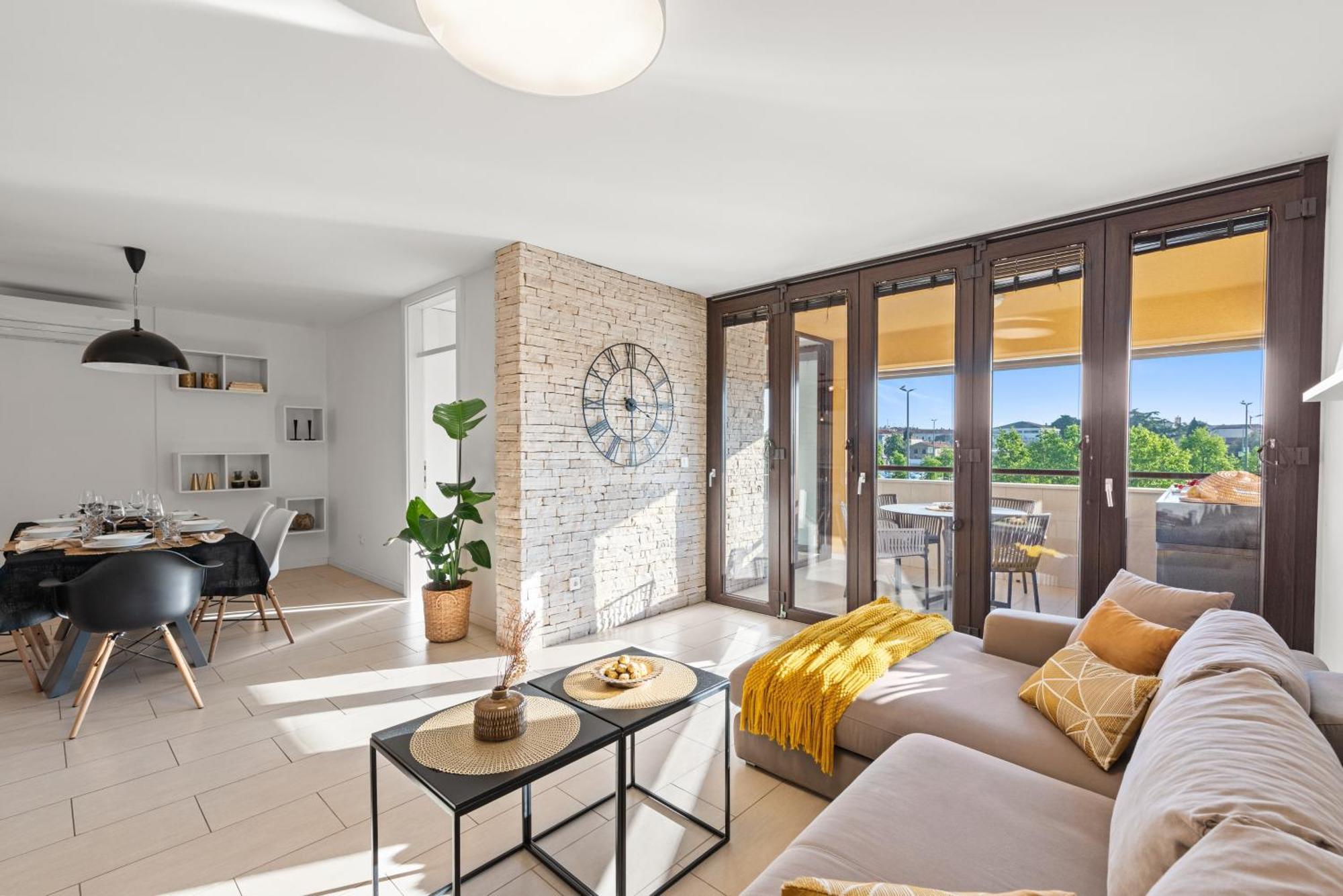 Grand With 3 Bedrooms In Porec! Apartman *