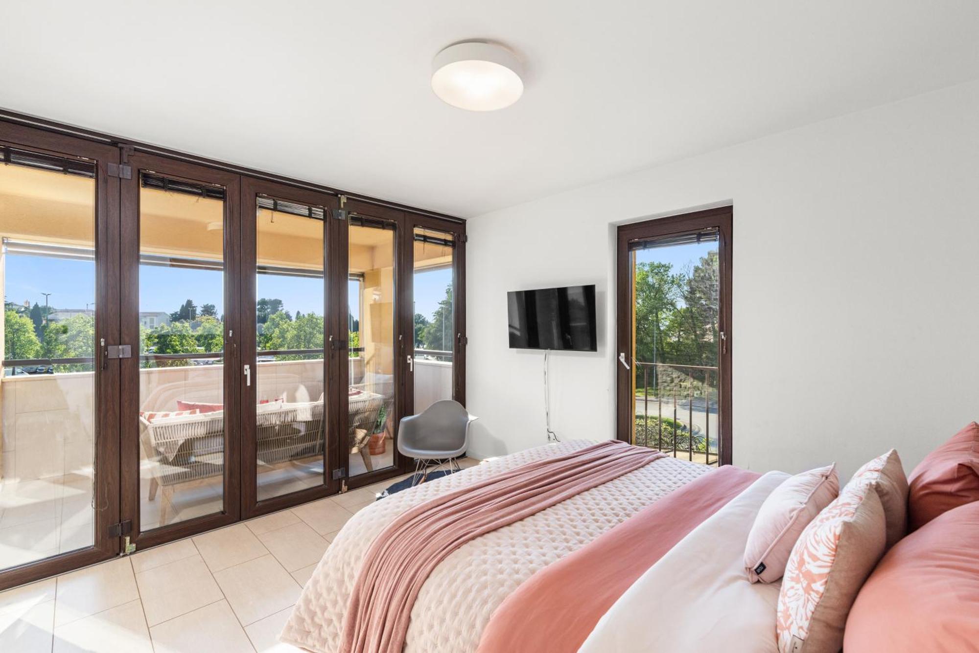 Grand With 3 Bedrooms In Porec! Apartman Porec