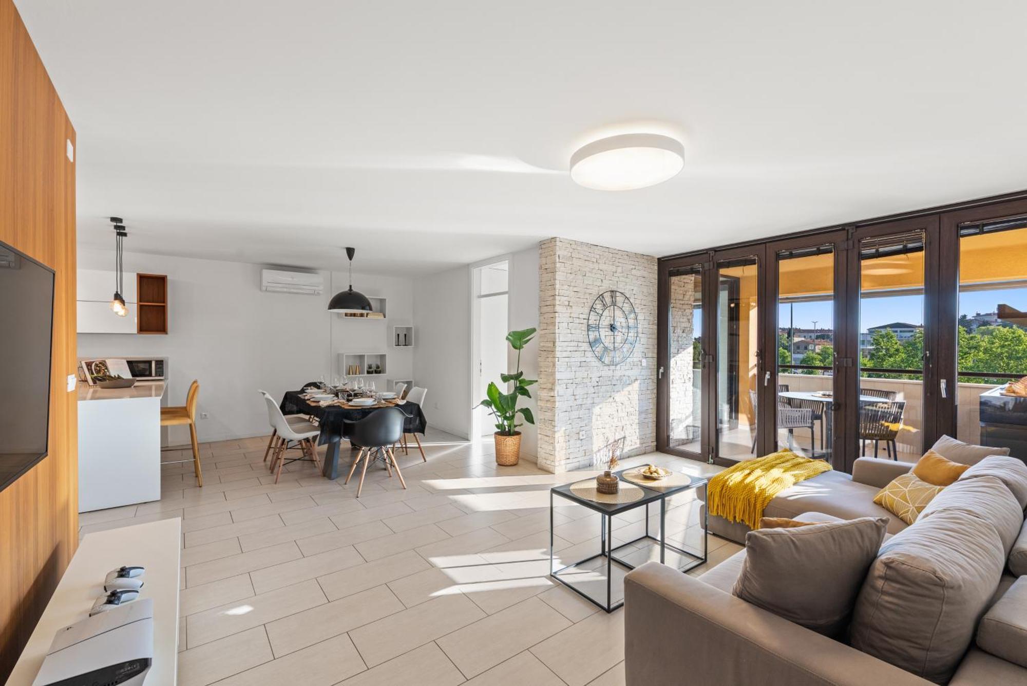 Grand With 3 Bedrooms In Porec!